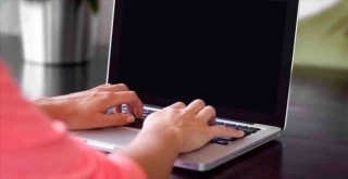 Hedefe Girişimi ilk hedefi Örnekköy ve İmbatlı'da 100 öğrenciye bilgisayar