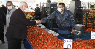 Başkan Selvitopu pazarcı esnafını unutmadı