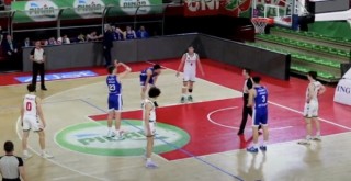 Karşıyaka'nın gençleri uzatmada kaybetti