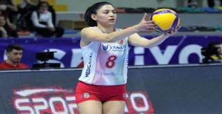 Karşıyaka filede Liray ile yeniledi