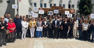 CHP Karşıyaka’dan cinsel istismar protestosu