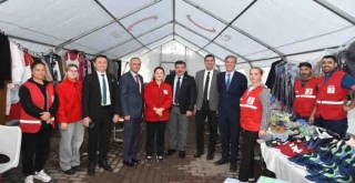 Kızılay çadırına müdürlerden destek