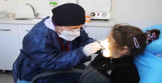 Karşıyaka’da çocuklara ağız ve diş sağlığı taraması