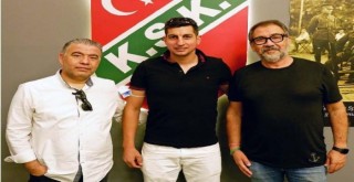 Karşıyaka Onur Türk ile de el sıkıştı