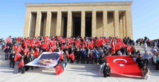 Efes Selçuklu gençler Anıtkabir'de