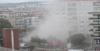 Yıkım devam ediyor... Ortalık toz duman!..