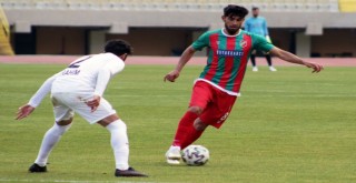 Karşıyaka evinde Batman ile yenişemedi...