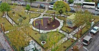 Hüsnü Şenlendirici’nin adı Bergama'da parka verildi