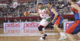 Pınar Karşıyaka'lı genç çifte lisansla Bornova'da