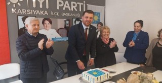 Hafızoğlu pasta kesti, çarşıya çıktı...