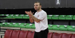 Volkan: Her maç son topa kadar savaşan bir takımımız var