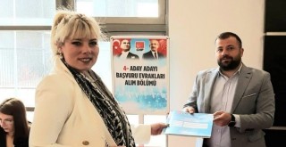 Alev İldeniz, adaylık dosyasını teslim etti