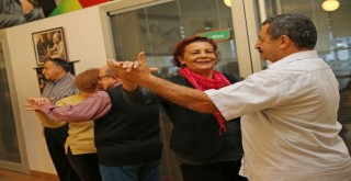 Karşıyaka’nın çınarları sanat kurslarında buluşuyor