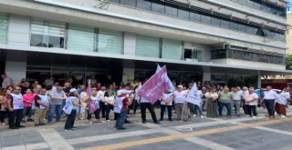 Karşıyaka Belediyesi'nde memurlardan eylem