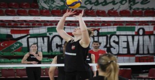 Endo Karşıyaka son kez taraftarı önünde