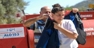 İzmirli baba ve kızı yangınlara karşı omuz omuza mücadele ediyor