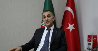 Azat Yeşil: Kulübede oturan futbolcu almayacağız