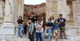 Gençler İzmir'i gezdi
