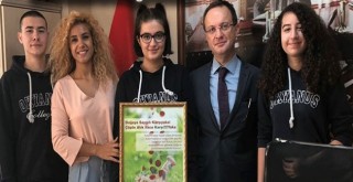 Öğrencilerden akılcı ilaç kullanımının farkındalığını artırma projesi