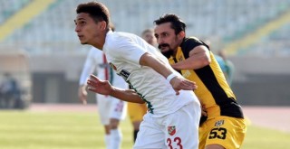 Karşıyaka'da Burak son maça yetişti