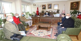 Karşıyaka Amatör Futbol Kulüpleri İl Spor Müdürünü ziyaret etti