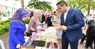 Çiğli Belediyesi’nden Anneler Günü kermesi