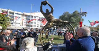 KSK'nin efsanelerinden Malik Yaylım Karşıyaka'da ölümsüzleşti