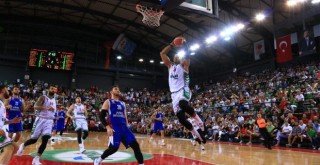 Pınar Karşıyaka taraftarıyla farklı buluştu...