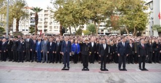 Karşıyaka, Atatürk'ü saygıyla andı