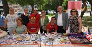 Bu kermes can dostları için