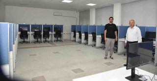 Karşıyaka’da E-Sınav merkezi sınava girecekleri çok sevindirdi