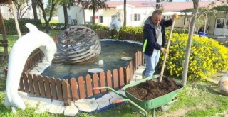 İzmir’in parkları yeşil dönüşümle canlanıyor