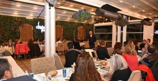 İslamoğlu'nu Bornova'ya mesai arkadaşları uğurladı