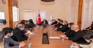 İzmir Büyükşehir İzmirli sanatçılara 1,5 milyon liralık katkı sağlayacak