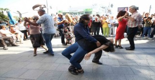 Karşıyaka'da 14 Şubat'ta ''Sokakta aşk var''