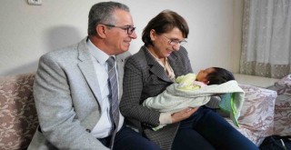 Gaziemir’de annelere ve bebeklerine özel hizmet