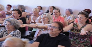 Konak’ta kahkaha yogası