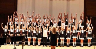 ​İzmir Uluslararası Çoksesli Korolar Festivali başladı