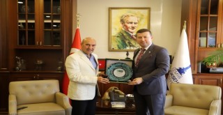 Yeşilay’dan, Başkan Soyer’e ziyaret