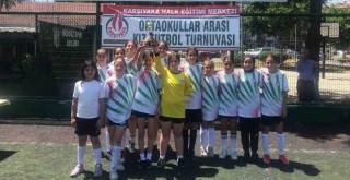 Turnuvanın şampiyonu Cemil Akyüz’ün kızları oldu