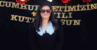 2 Nisan Dünya Otizm Günü'nde işaret diliyle farkındalık yarattılar