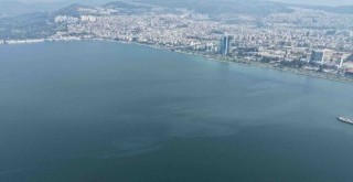 İzmir Körfezi'ni yine kirlettiler...