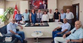 Karşıyaka muhtarlarından Müftü Gürler'e ziyaret