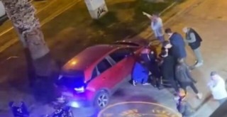 Karşıyaka'da tartıştığı kişiler tarafından sırtından bıçaklandı