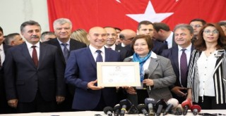Tunç Soyer resmen görevine başladı