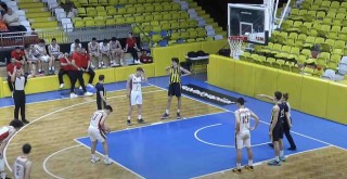 Karşıyaka U18 çeyrek finalde Fenerbahçe'ye yenildi