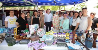 Bayraklı’nın üreten kadınları el emeklerini sergiledi