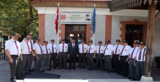 Başkan Önal, Türkiye Muharip Gaziler Derneği Karşıyaka Şubesi'ni ziyaret etti