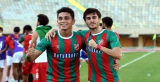 Karşıyaka'da gençlere alkış