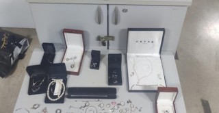 Karşıyaka'da ziynet eşyası çalan hizmetçi yakalandı